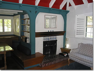 Photograph of the interior of cottage room 207 at the Normandy Inn. Image copyright © Philip W. Tyo 2008